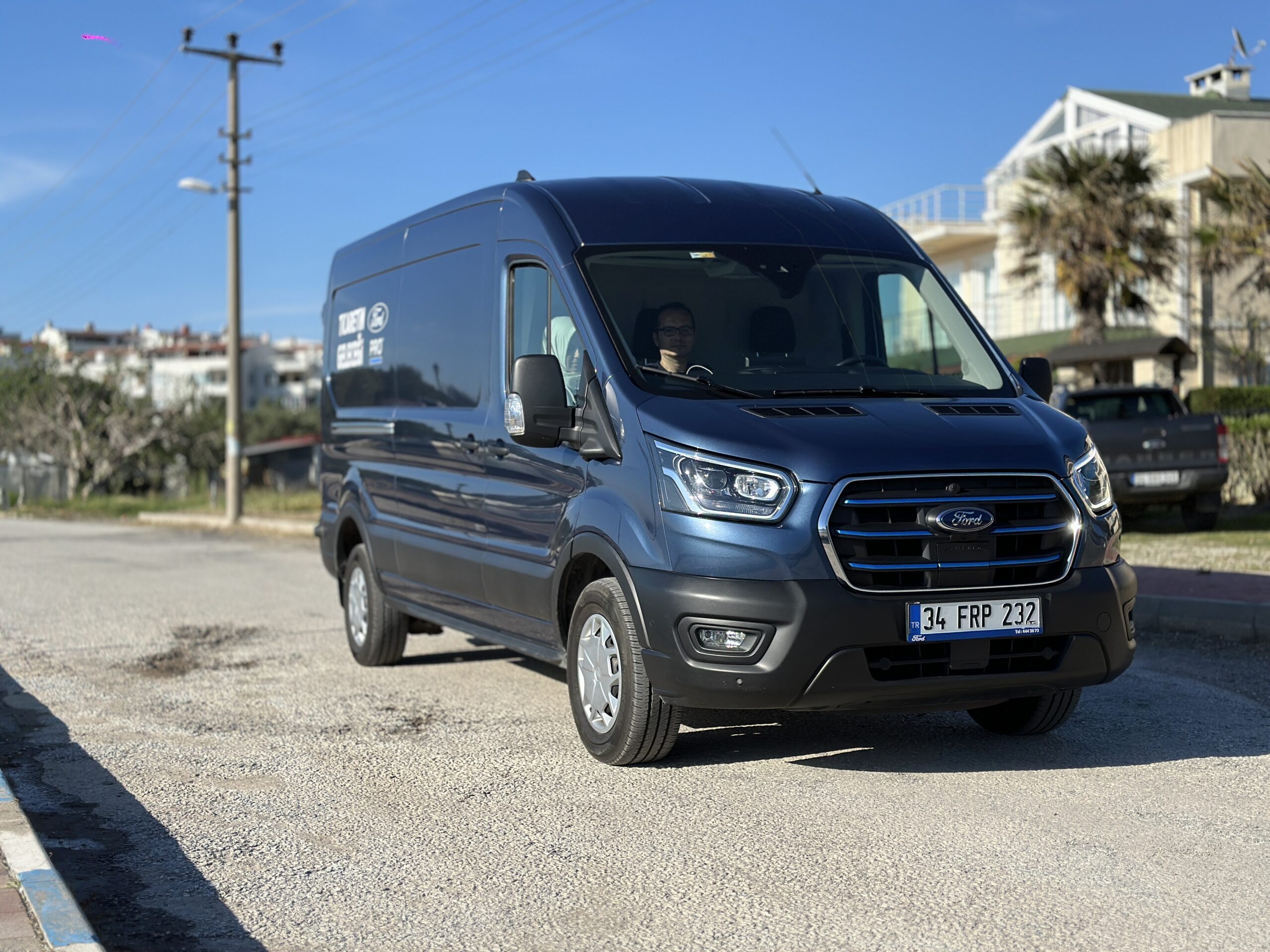 TEST İlk Elektrikli Ticarisi Ford E-Transit