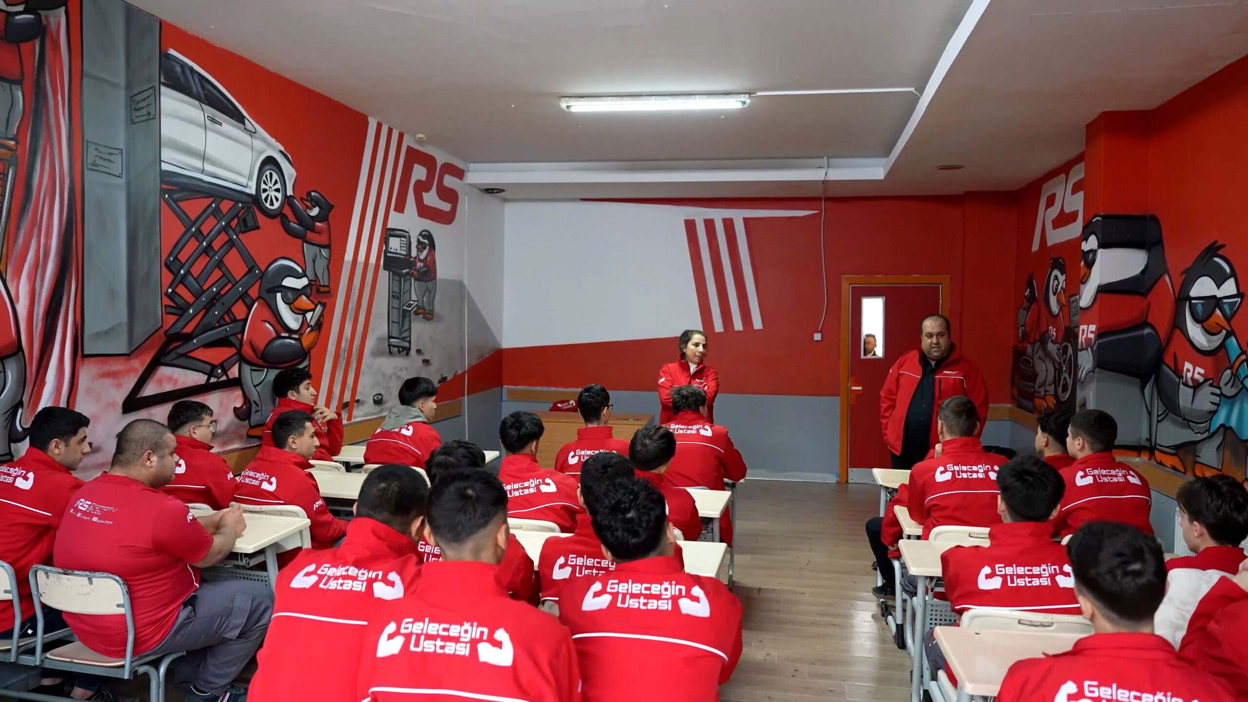 “Geleceğin Ustaları” ile  Yarının Otomotivcileri Yetişiyor   